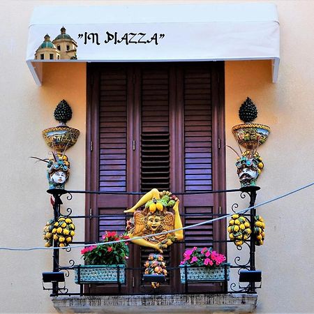 In Piazza Bed & Breakfast Мадзара дел Вало Екстериор снимка