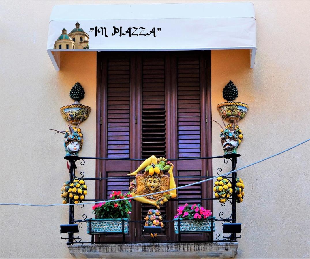 In Piazza Bed & Breakfast Мадзара дел Вало Екстериор снимка