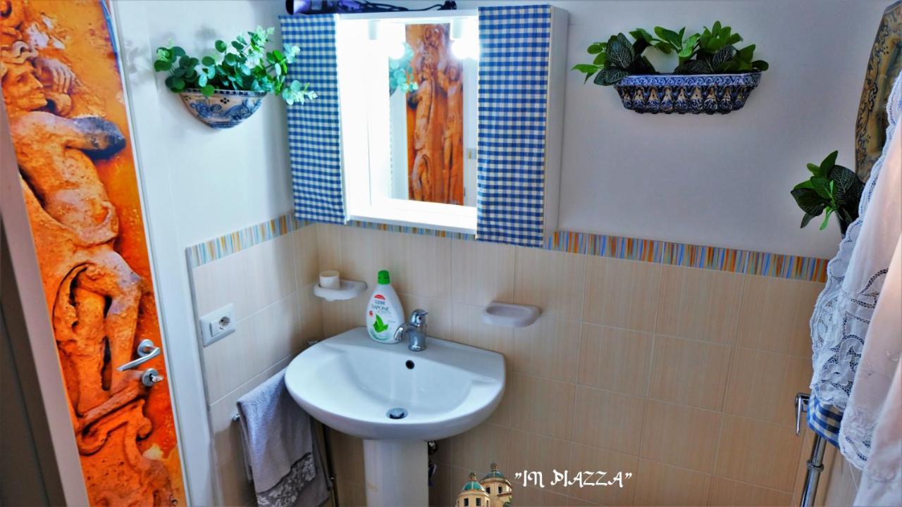 In Piazza Bed & Breakfast Мадзара дел Вало Екстериор снимка