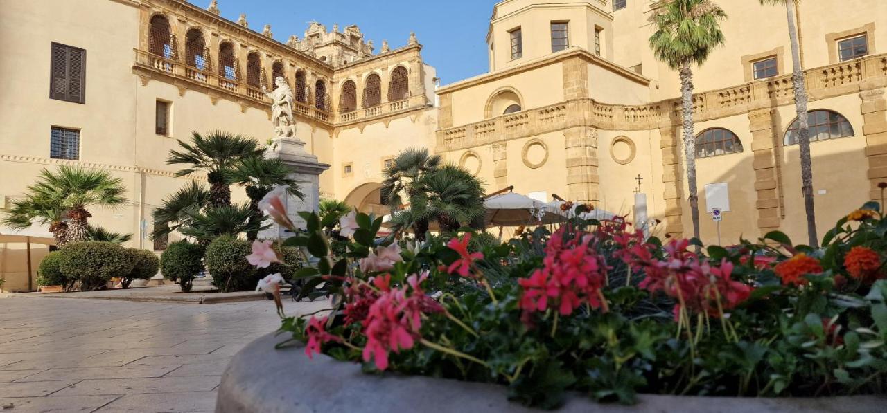 In Piazza Bed & Breakfast Мадзара дел Вало Екстериор снимка